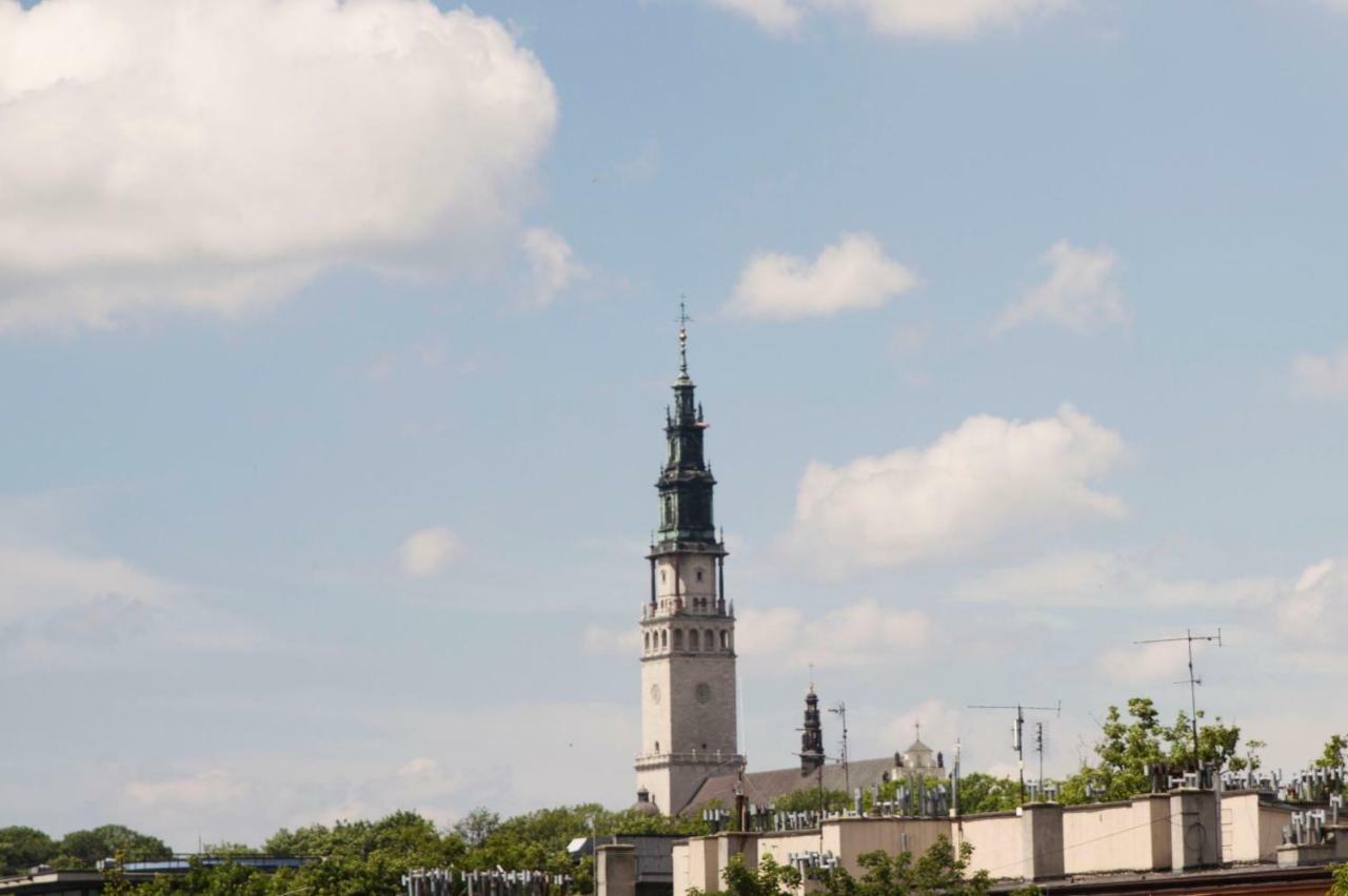 75M2 Apartament Kopernik Z Widokiem Na Jasna Gore Czestochowa Luaran gambar