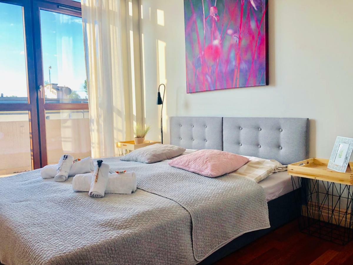 75M2 Apartament Kopernik Z Widokiem Na Jasna Gore Czestochowa Luaran gambar